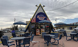 Hamburgerstand West Colfax and Holland in Lakewood